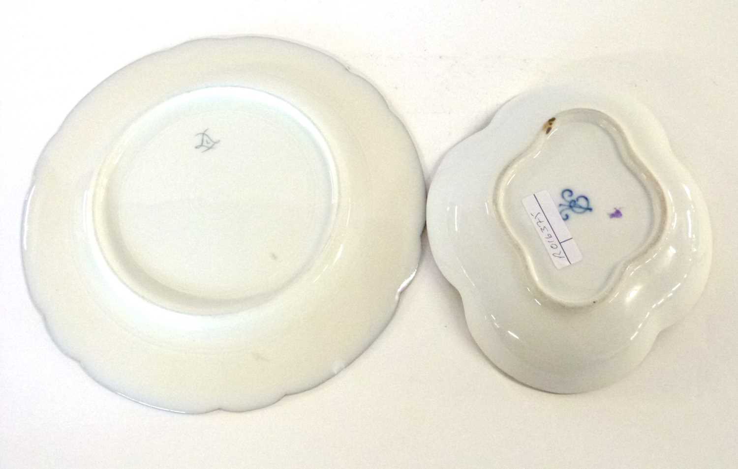 A 19th Century continental porcelain lobed dish decorated in Meissen style with blue AR mark to base - Image 4 of 4