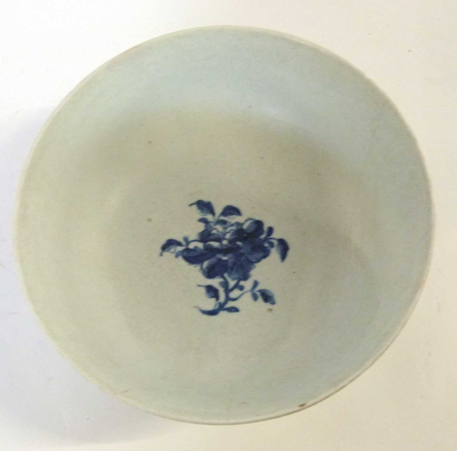 An early Worcester porcelain punch bowl with the prunus fence decoration and workmans mark to - Image 4 of 5