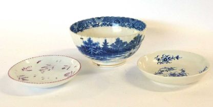 Group of two continental porcelain saucers and a Caughley fluted bowl (a/f)