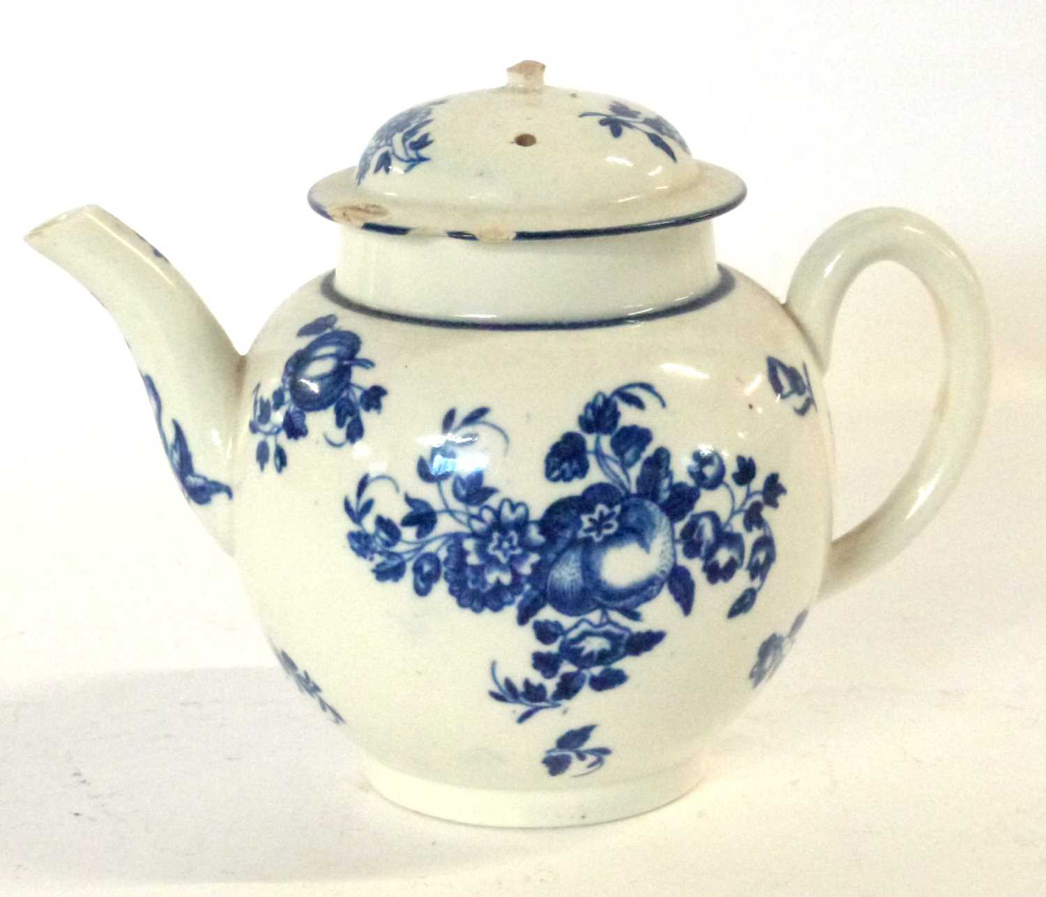 A Worcester porcelain teapot and cover, 18th Century, decorated with prints of fruit (knop missing) - Image 3 of 5