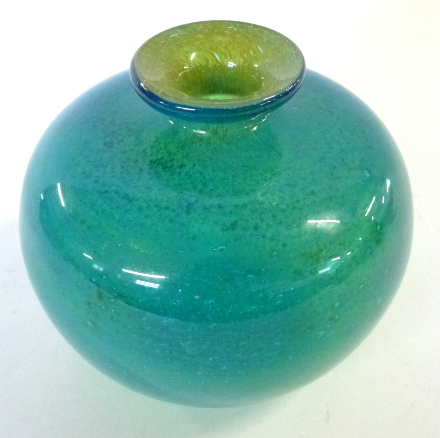 A very rare early Mdina Glass spherical vase with blue/green bubbled exterior and sandy coloured - Image 2 of 7