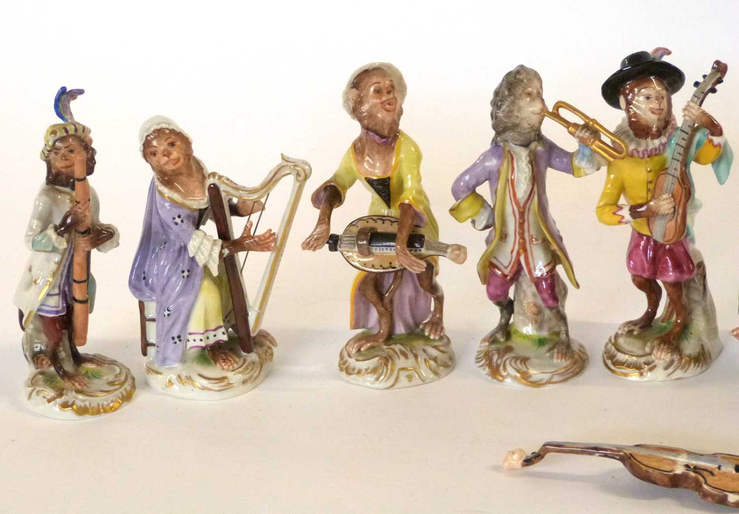 Collection of continental porcelain monkey band figures after Meissen including a conductor and - Image 2 of 4