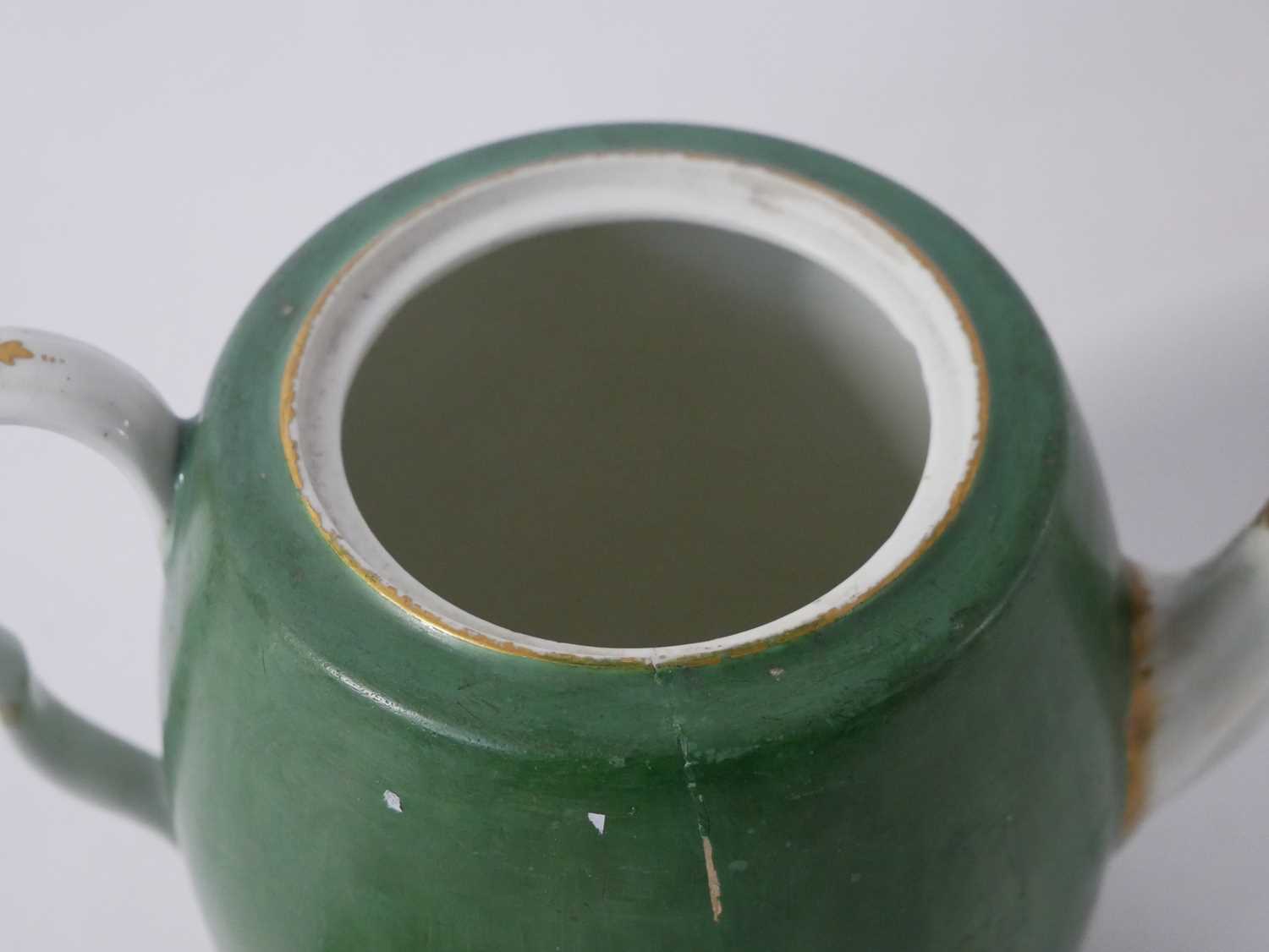 A Worcester porcelain apple green teapot and cover, circa 1780 - Image 6 of 8