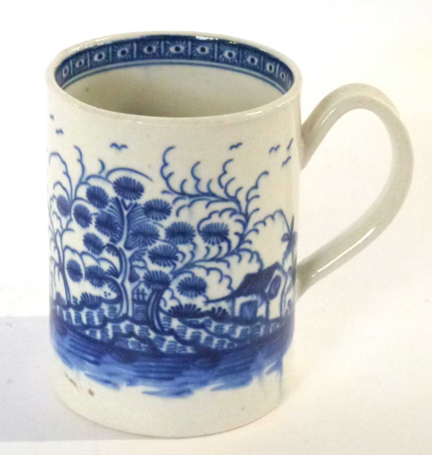 An 18th Century Worcester porcelain small tankard decorated with the rock strata pattern, - Image 2 of 3