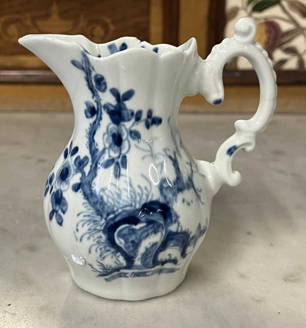 An early 18th Century Worcester porcelain jug in the root pattern with workmans mark to base - Bild 5 aus 14