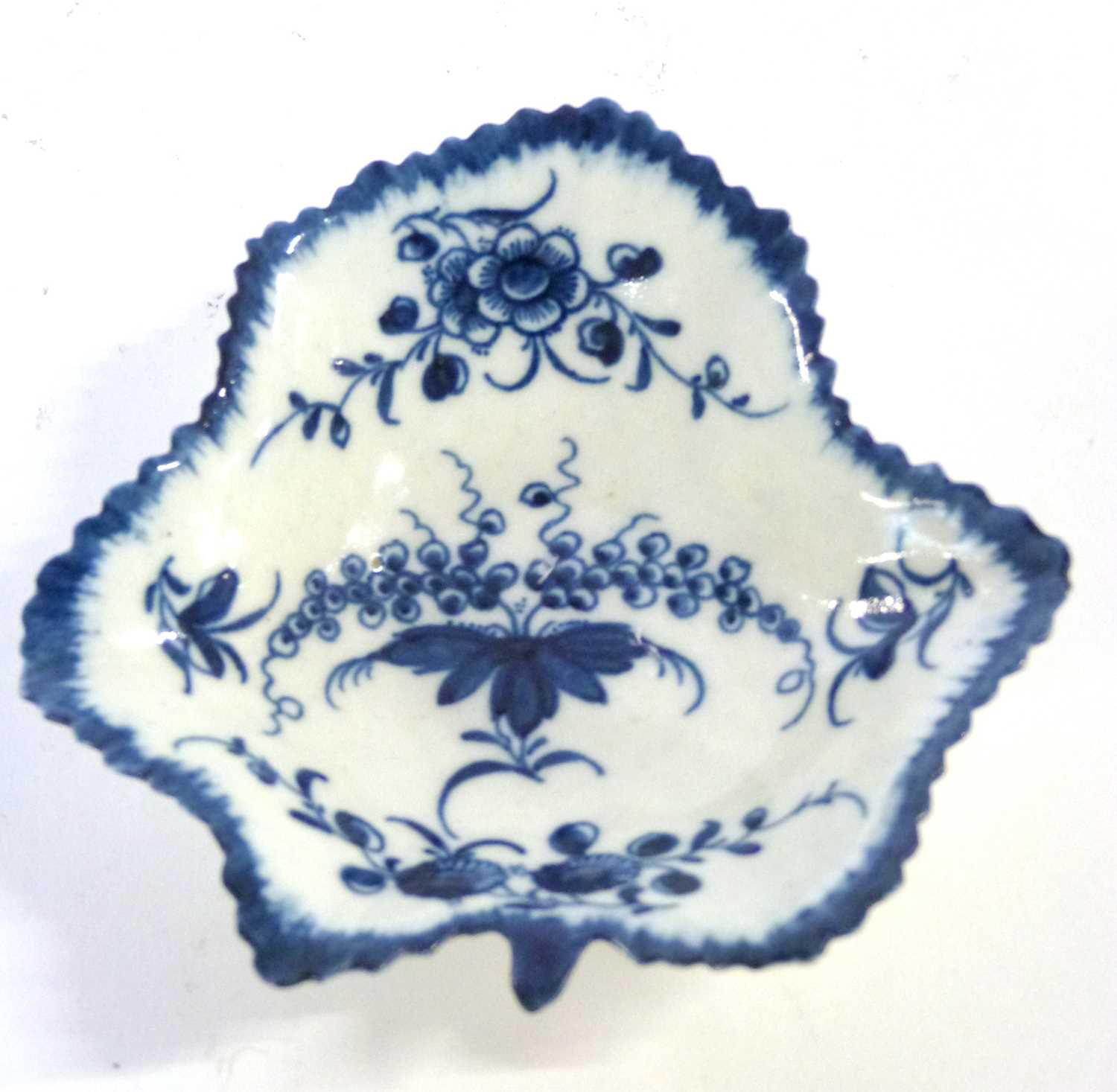 A Worcester pickle dish with floral design