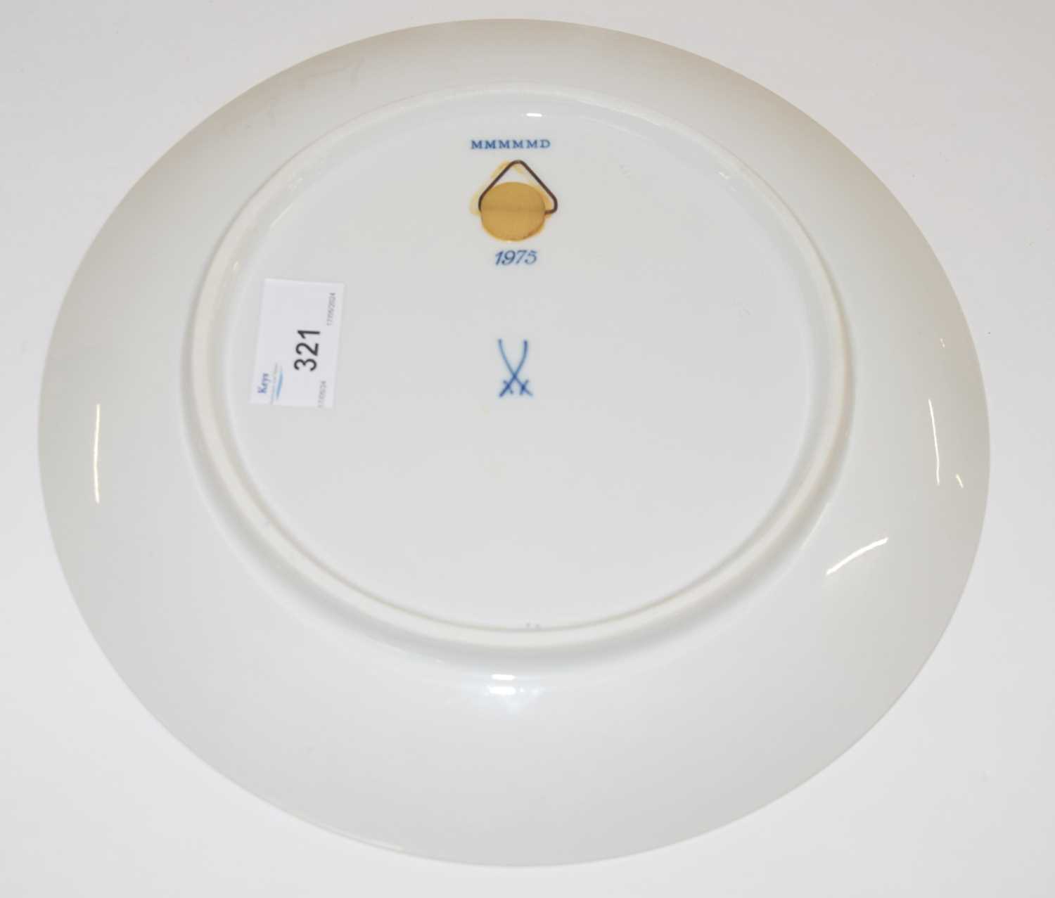 A Meissen year plate for 1975 with blue and white design, 26cm diameter - Image 2 of 2