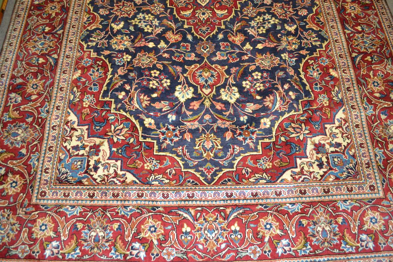 A Modern Iranian Kashan rug with large central floral panel, 300 x 195cm - Image 2 of 2
