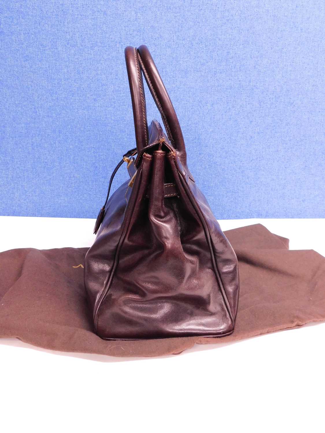 A dark brown leather bag by Maxwell Scott, approx 35cm wide with original dustbag - Bild 4 aus 8