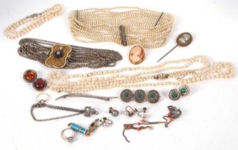 A mixed lot of jewellery to include cultured pearls, faux pearls and rose cut diamond clasp, cameo