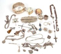 A mixed lot of silver and white metal jewellery, to include necklaces, earrings, cameo locket,