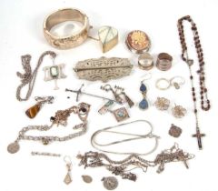 A mixed lot of silver and white metal jewellery, to include necklaces, earrings, cameo locket,