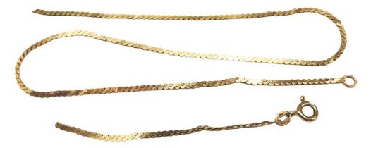 A Modern yellow metal necklace with s-shaped links. Stamped 9kt (broken A/F) 4.2g