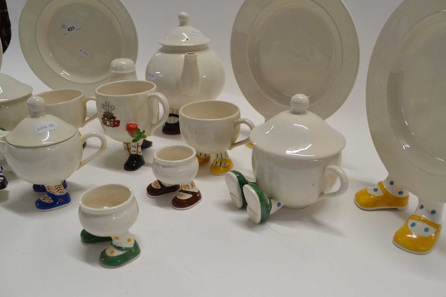 A quantity of Carlton ware all in the Legs pattern comprising teapot and cover, two small bowls - Image 3 of 3