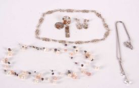 A mixed lot of jewellery to include a Scottish Mackintosh style silver necklace and matching
