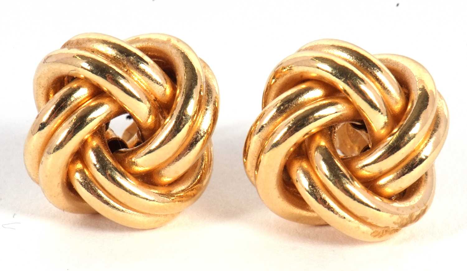 A pair of 18ct knot style earrings, approx. 13mm diameter, with posts stamped 750 and hallmarked - Image 4 of 5