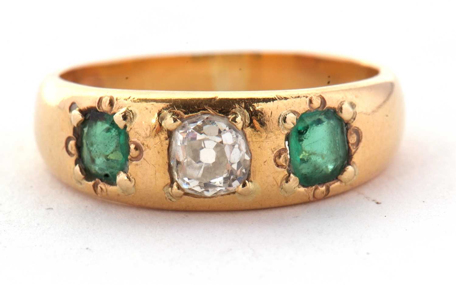 An emerald and diamond ring, the old mine cut diamond, estimated approx. 0.42cts, set to either side - Image 4 of 6