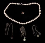 A mixed lot of jewellery to include an opal cabochon pendant and silver chain, a heart shape pendant