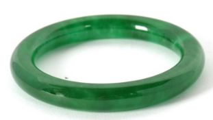A jade bandle, approx. 1cm thick, inner diameter approx. 6cm, 60g