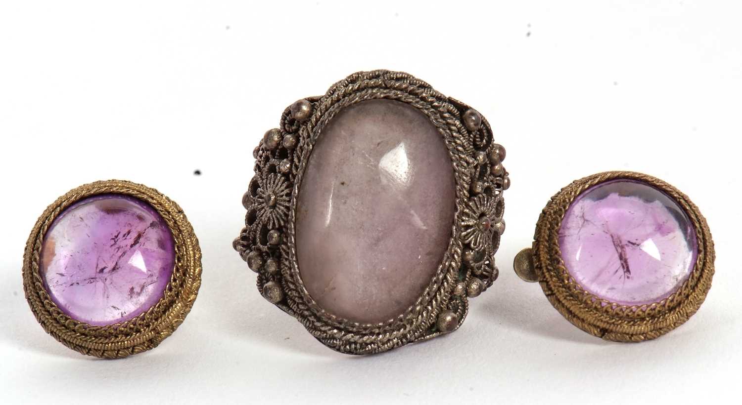 A quantity of Chinese amethyst jewellery, to include a white metal filigree decorated bracelet set - Image 3 of 8