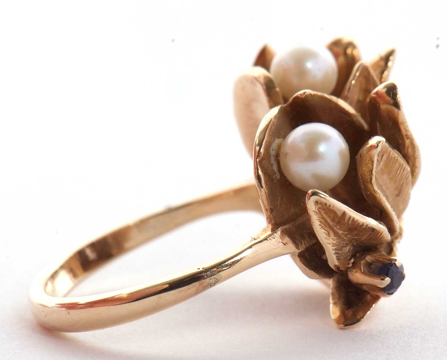 A cultured pearl and sapphire floral ring, the two flowers set with a round cultured pearl to - Image 3 of 7