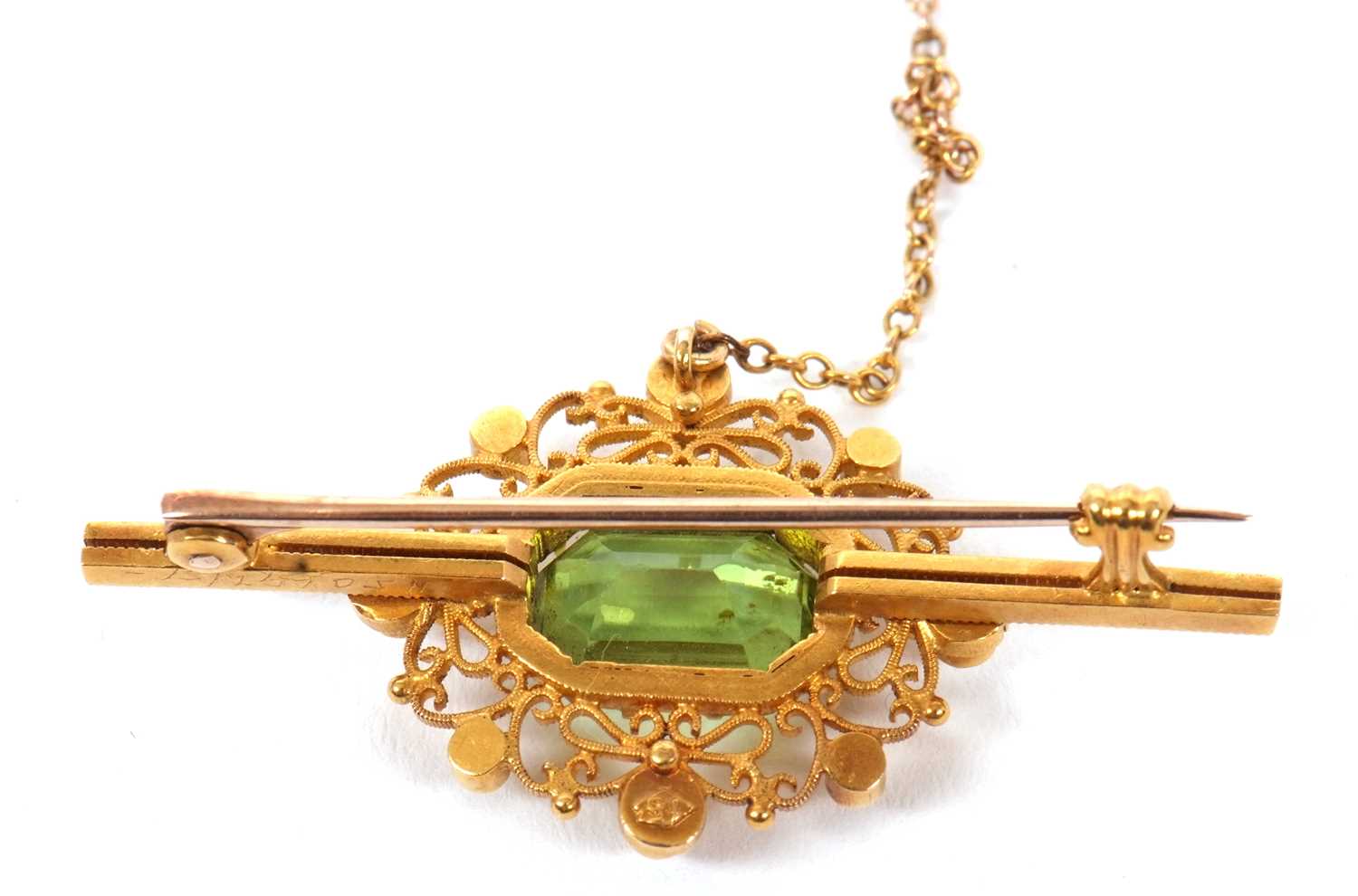 A 15ct peridot and seed pearl brooch, the rectangular mixed cut peridot in a collet and claw - Image 4 of 4