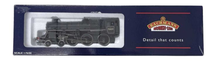 A boxed Bachmann 00 gauge 31-100A Standard 4MT 75059 BR Lined Black E/Crest BR2 tender