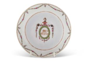 A small Chinese Export armorial dish with the crest for Hippisley to the centre, 14cm diameter