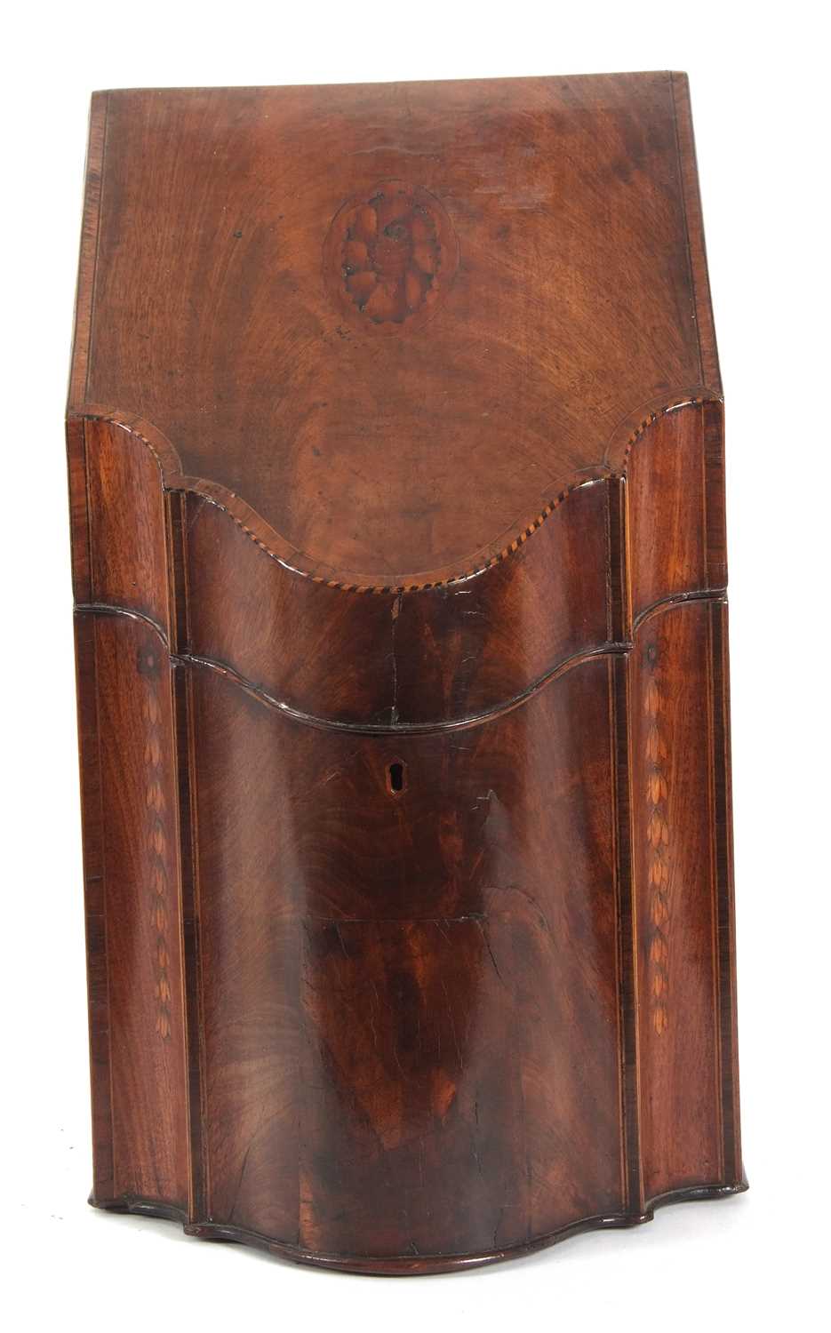 A Georgian mahogany knife box of hinged wedge form, the lid inlaid with shell decoration opening - Image 3 of 6