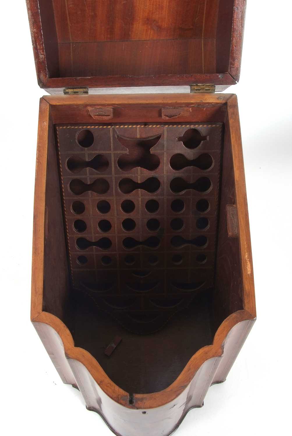 A Georgian mahogany knife box of hinged wedge form, the lid inlaid with shell decoration opening - Image 6 of 6