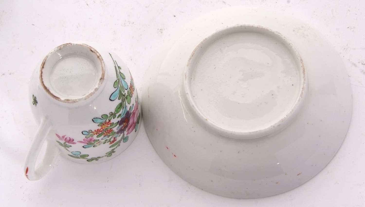 A Lowestoft porcelain cup and saucer circa 1770 with polychrome designs of flowers in Curtis - Image 4 of 4