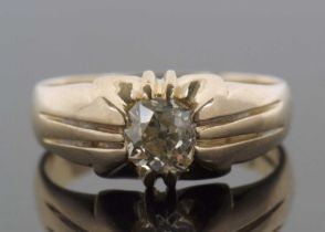 A gentleman's 18ct diamond solitaire ring, the old mine cut diamond estimated approx. 0.91cts,