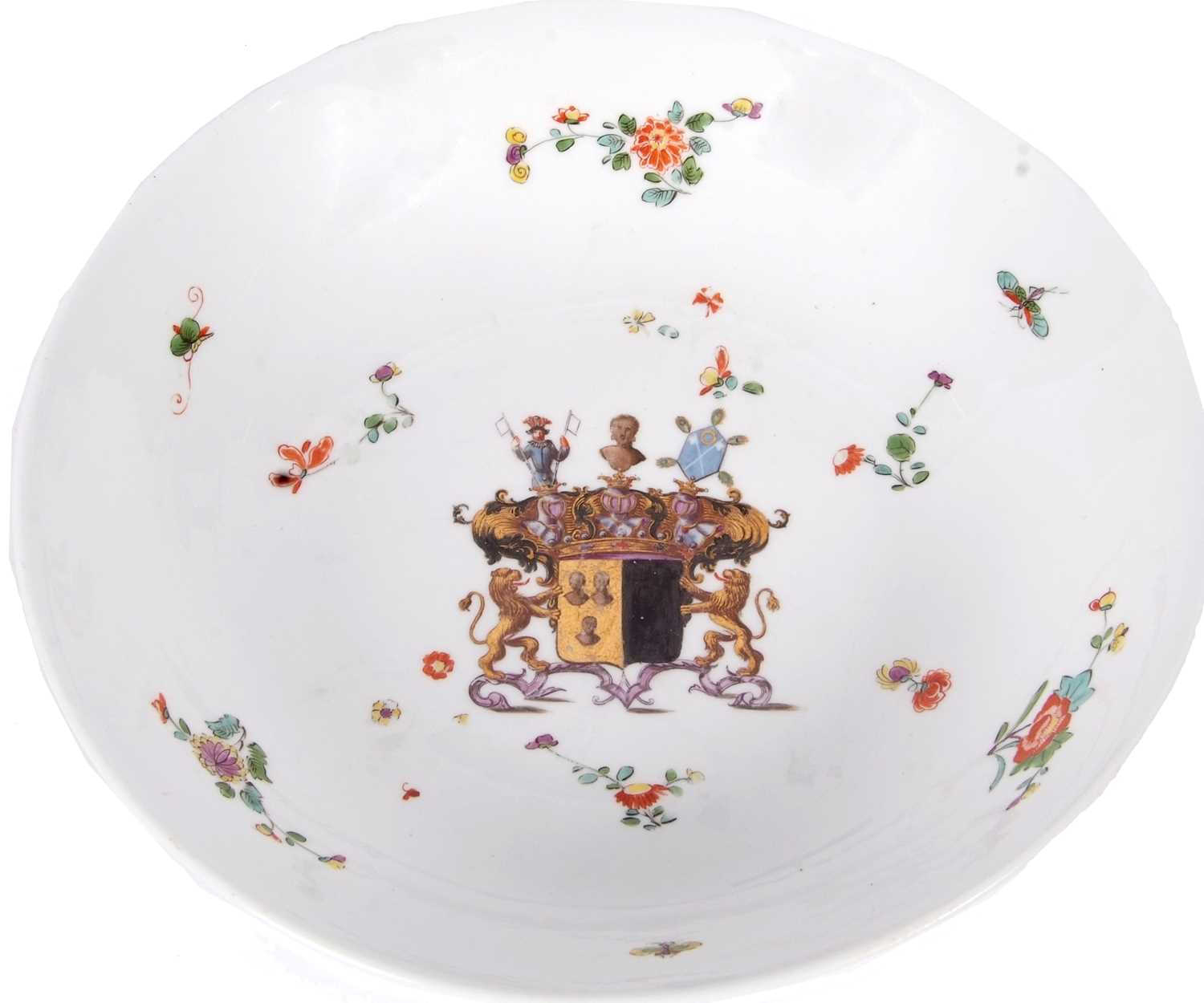 A rare Meissen dish from the Seydewitz service painted to the centre with the arrms of von Seydewitz - Image 2 of 5
