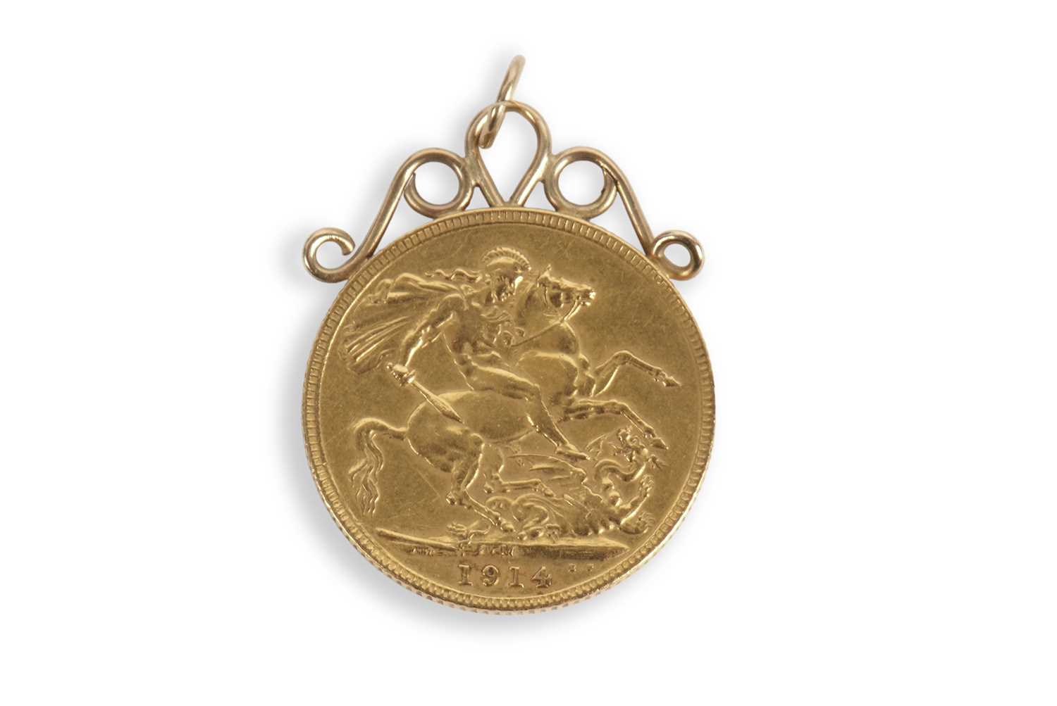 George V gold sovereign coin pendant dated 1914, g/w 8.2gms - Image 2 of 2