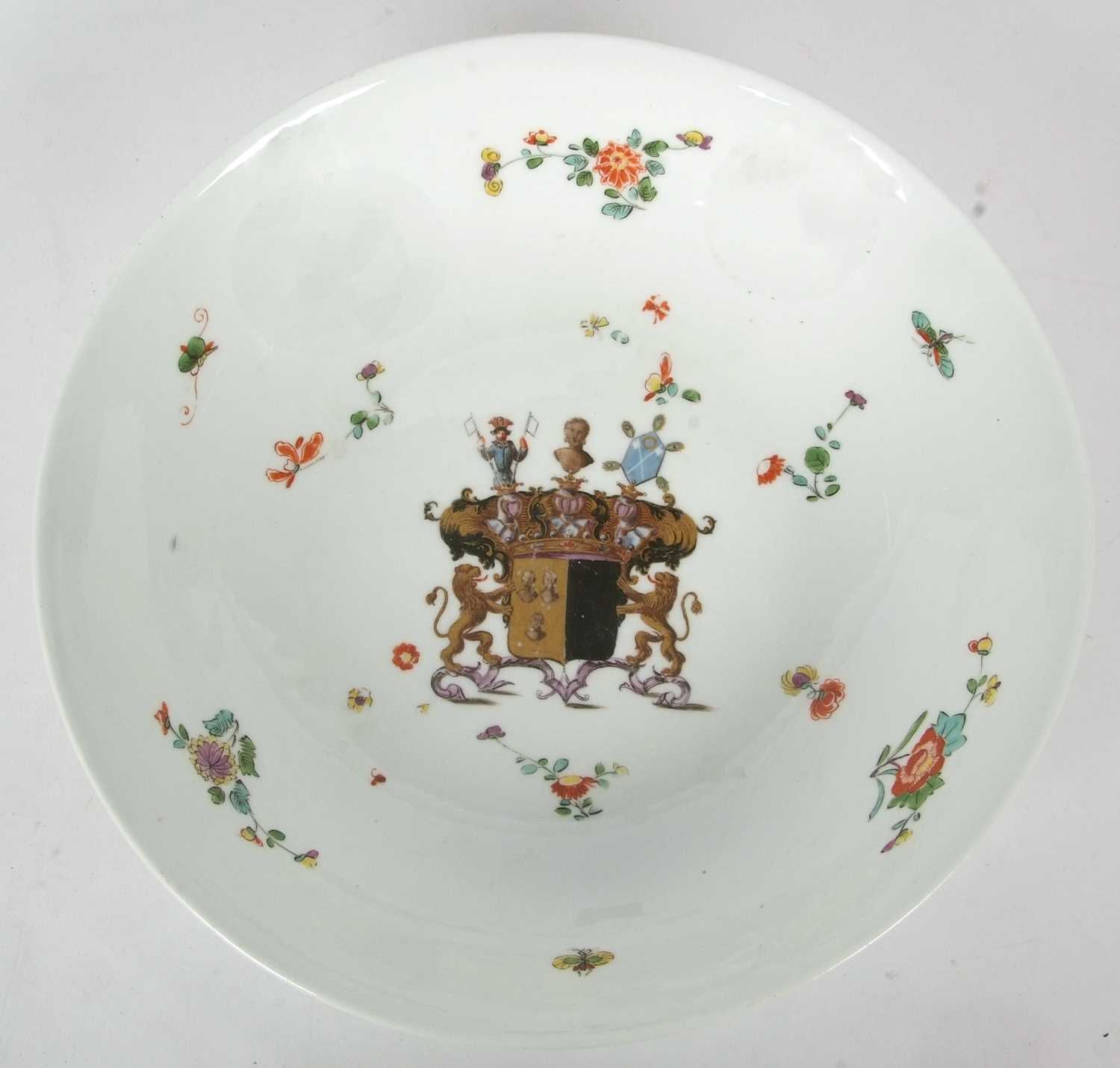 A rare Meissen dish from the Seydewitz service painted to the centre with the arrms of von Seydewitz - Image 5 of 5