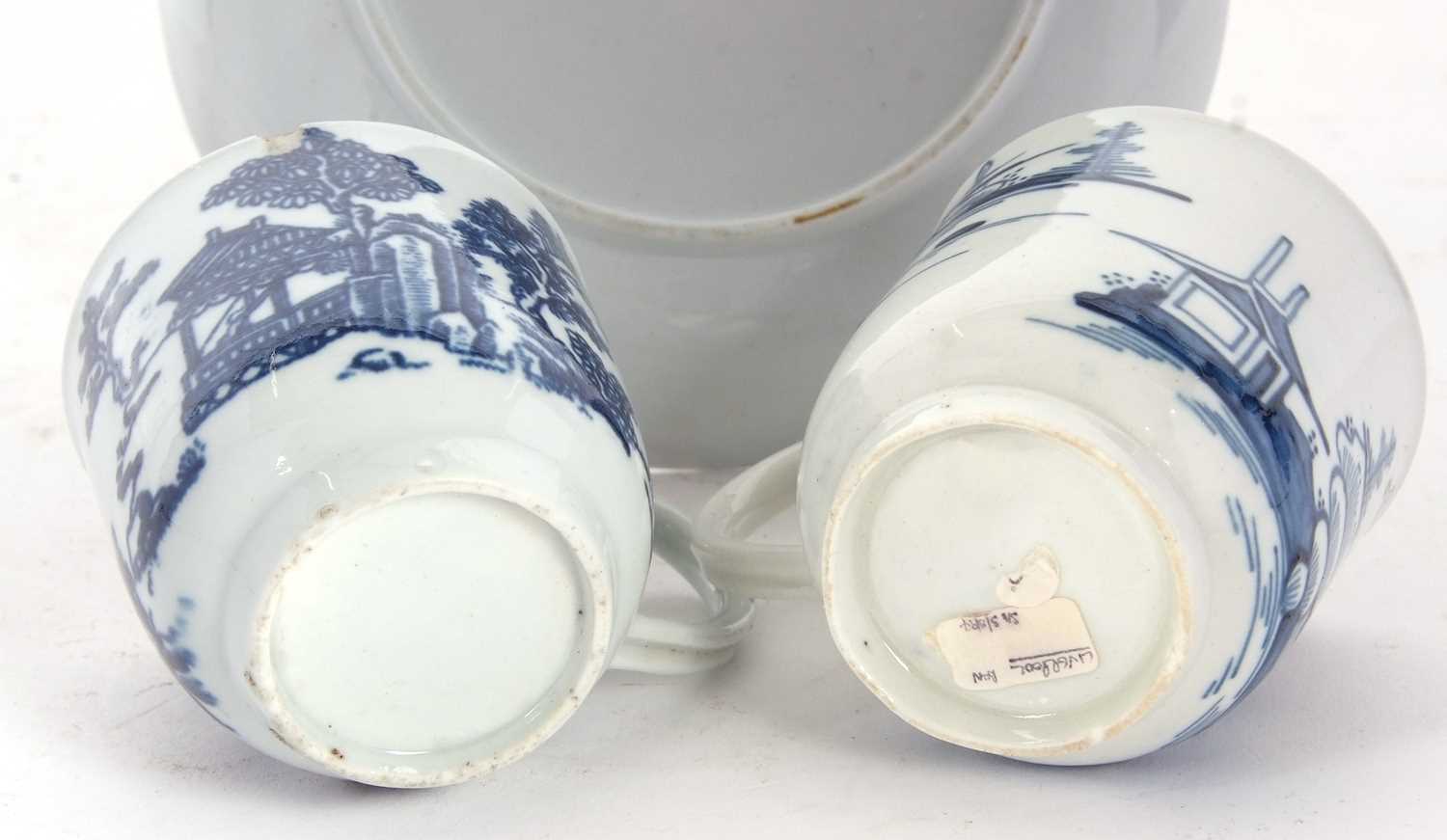 A Liverpool porcelain cup and saucer painted in underglaze blue with a Chinoiserie design, the - Image 4 of 4