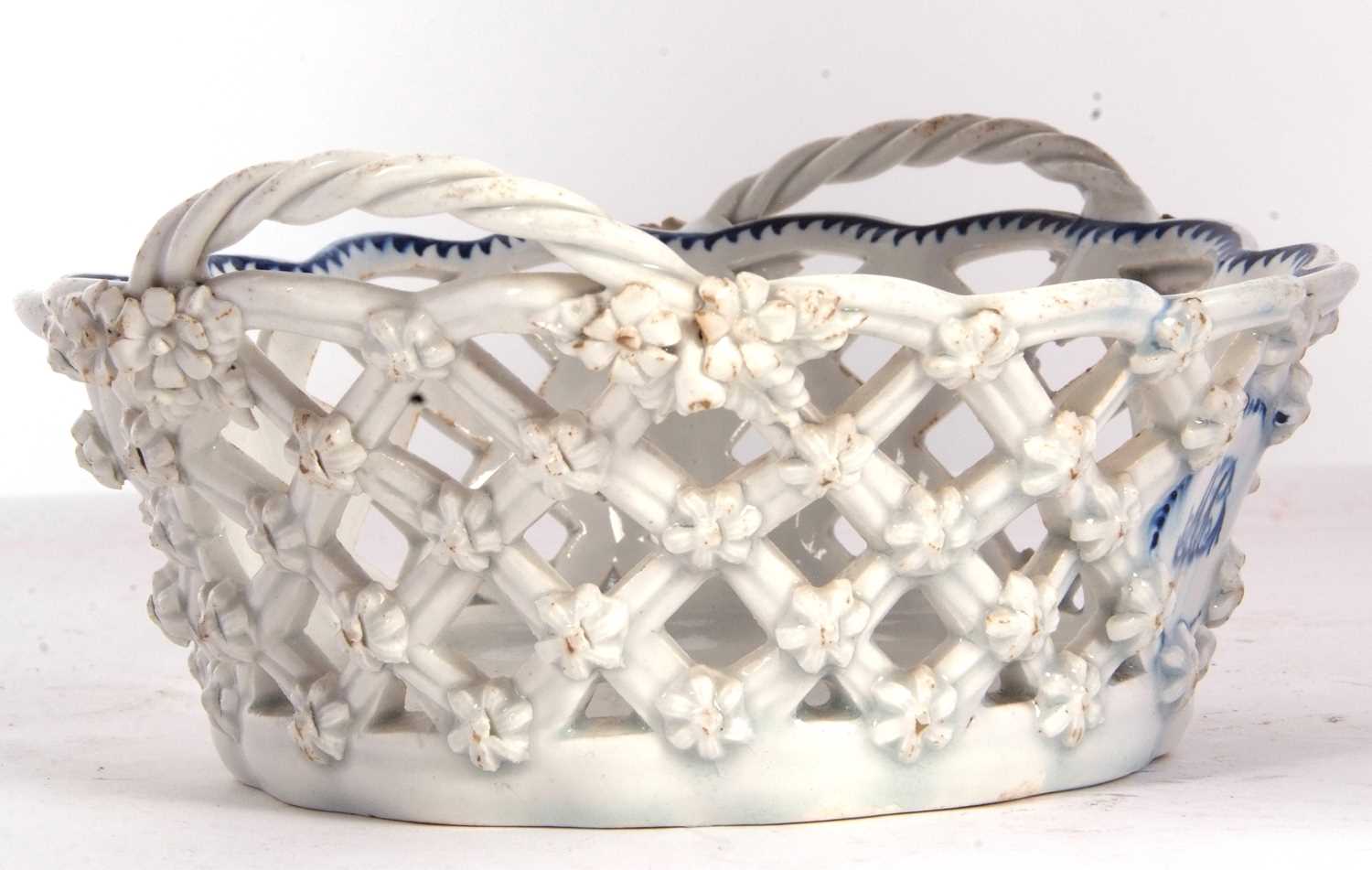 A rare and unusual Lowestoft porcelain basket, left in white with two blue and white medalions - Image 3 of 6