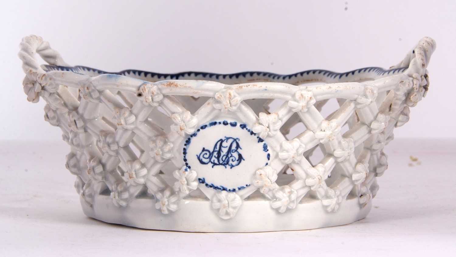 A rare and unusual Lowestoft porcelain basket, left in white with two blue and white medalions - Image 2 of 6