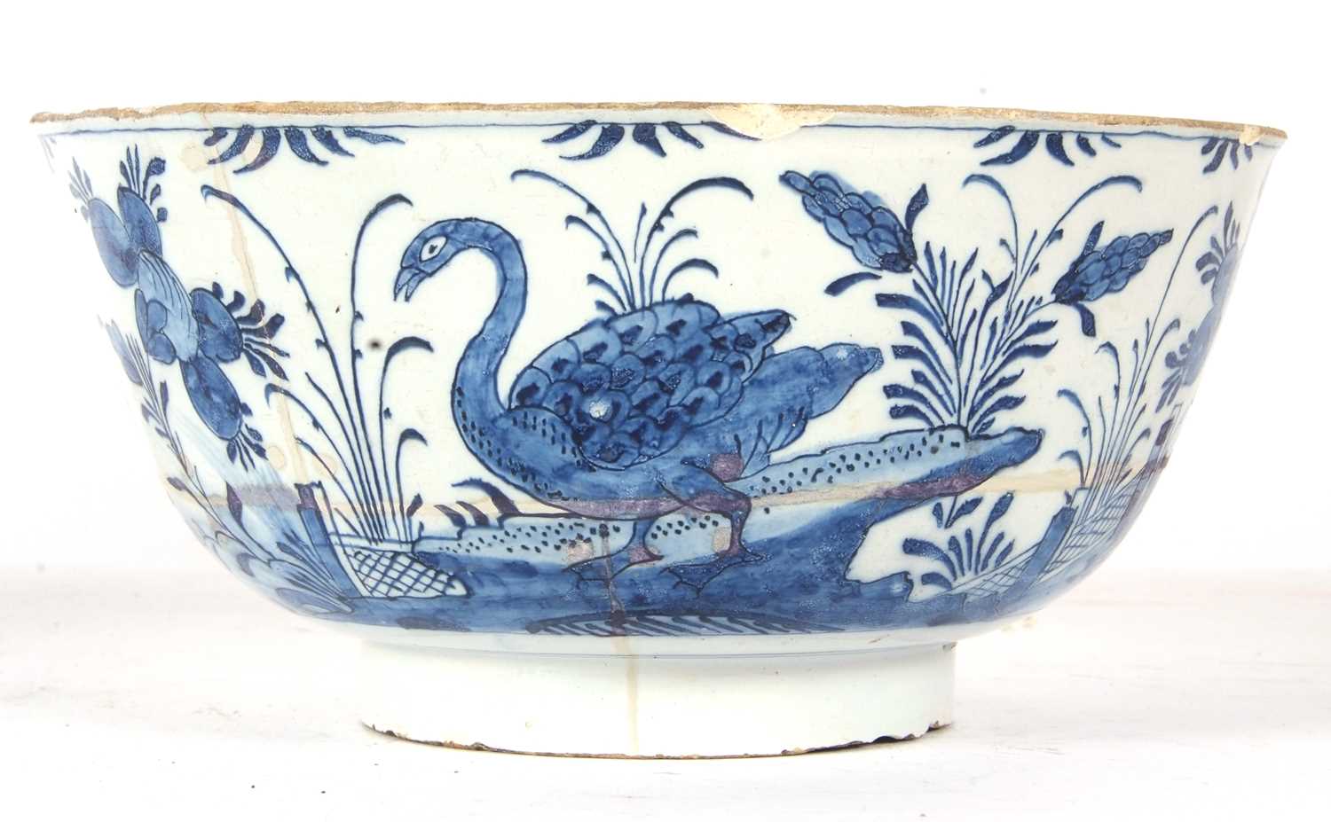 An early 18th Century English Delft punch bowl, circa 1730 with blue and white Chinese porcelain - Image 2 of 6