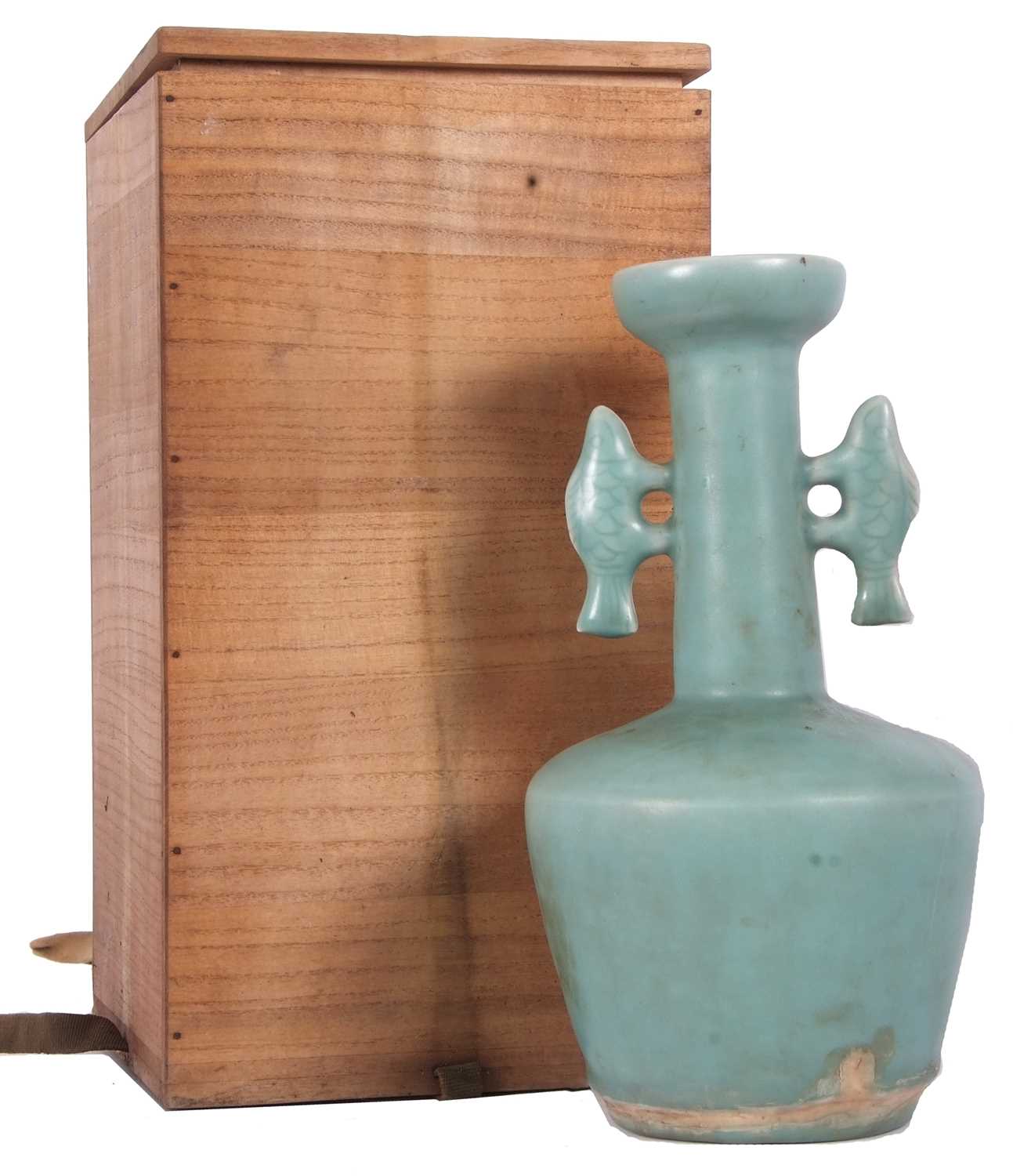 A Song style mallet shaped vase with fish handles in wooden carrying box, 30cm high - Image 2 of 6