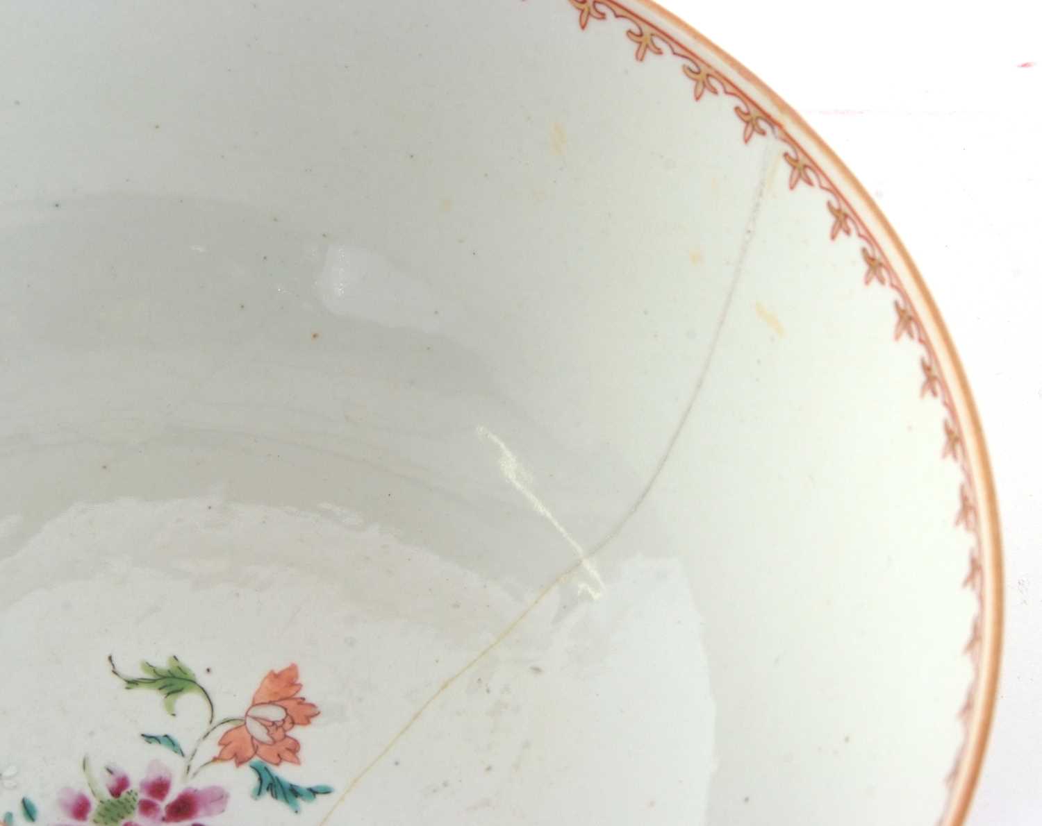 A large 18th Century Chinese porcelain famille rose punch bowl, decorated with birds amongst foliage - Image 6 of 8