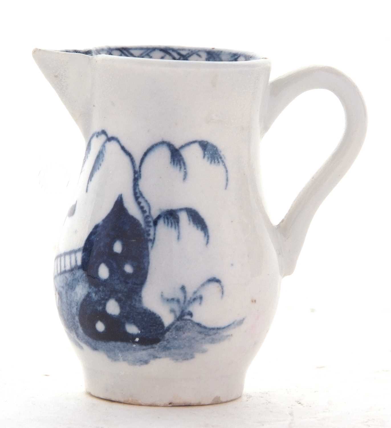 A Lowestoft porcelain miniature or toy sparrow beak decorated in underglaze blue with a fence and - Image 2 of 4