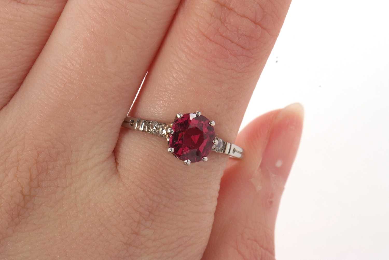 AMENDMENT: A pink spinel ring, the cushion shape pink spinel, approx. 8 x 7.5 x 4.7mm, possibly - Image 14 of 14
