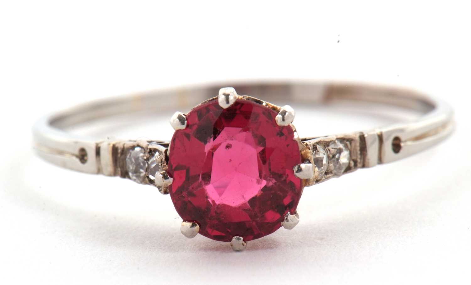 AMENDMENT: A pink spinel ring, the cushion shape pink spinel, approx. 8 x 7.5 x 4.7mm, possibly - Image 6 of 14