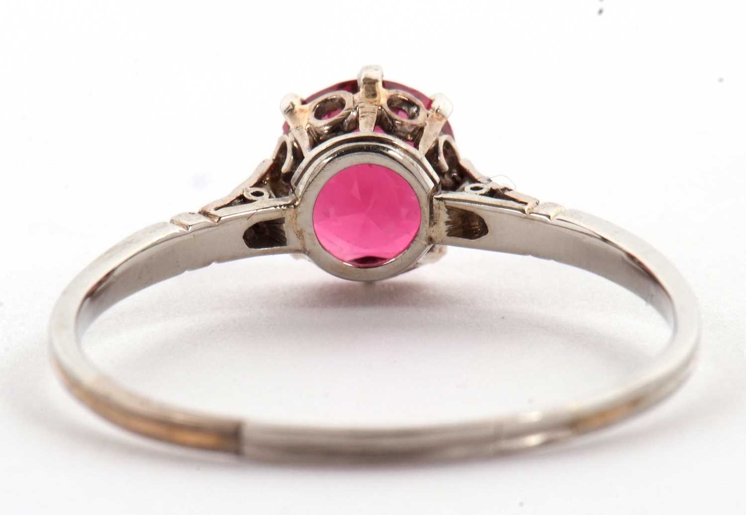 AMENDMENT: A pink spinel ring, the cushion shape pink spinel, approx. 8 x 7.5 x 4.7mm, possibly - Image 12 of 14