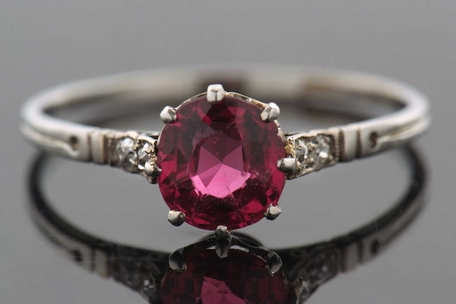 AMENDMENT: A pink spinel ring, the cushion shape pink spinel, approx. 8 x 7.5 x 4.7mm, possibly - Image 7 of 14