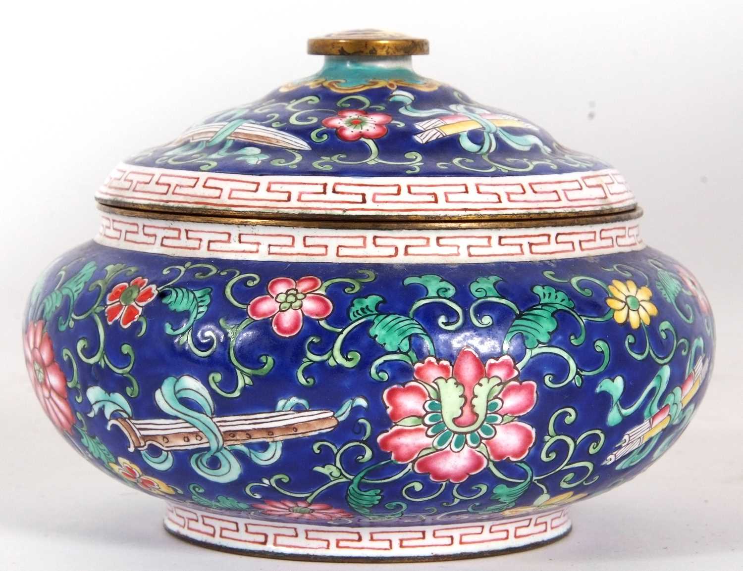 A late 19th/early 20th Century Cloisonne box and cover, the blue ground decorated with floral sprays - Image 4 of 9