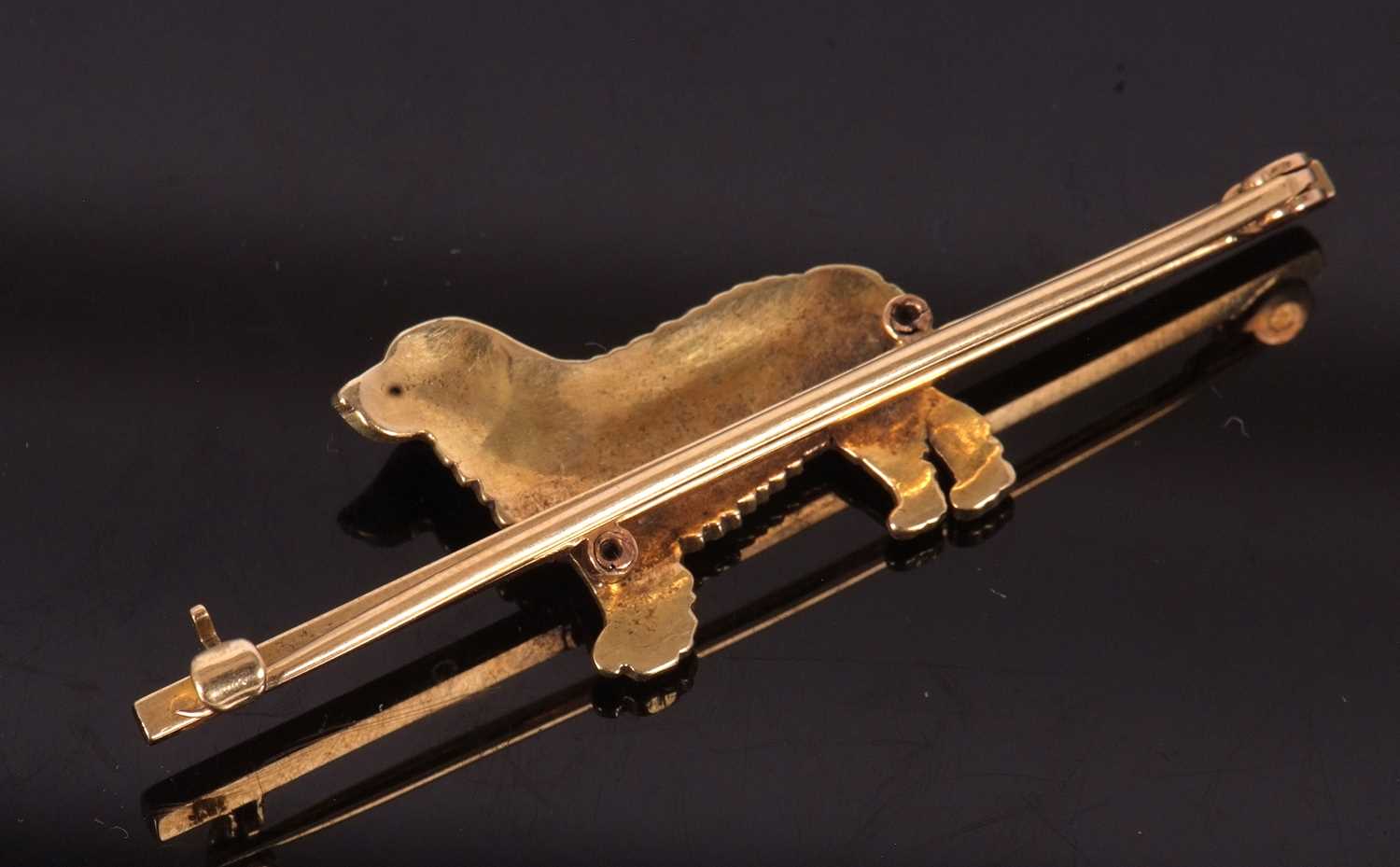 A 15ct enamelled spaniel bar brooch, the naturalistically enamelled spaniel set to a plain bar - Image 6 of 6