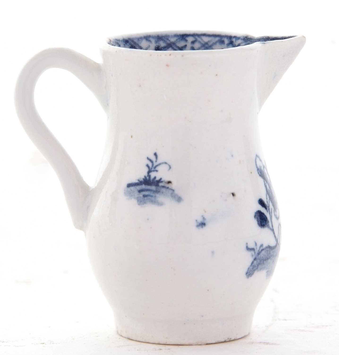 A Lowestoft porcelain miniature or toy sparrow beak decorated in underglaze blue with a fence and - Image 3 of 4