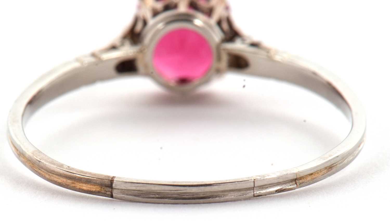 AMENDMENT: A pink spinel ring, the cushion shape pink spinel, approx. 8 x 7.5 x 4.7mm, possibly - Image 10 of 14